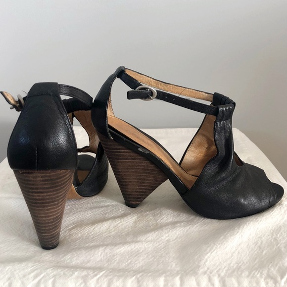 Lōcale t strap black chunky heels - Picture 5 of 8